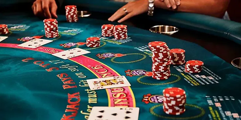 Cách chơi Blackjack theo luật chuẩn